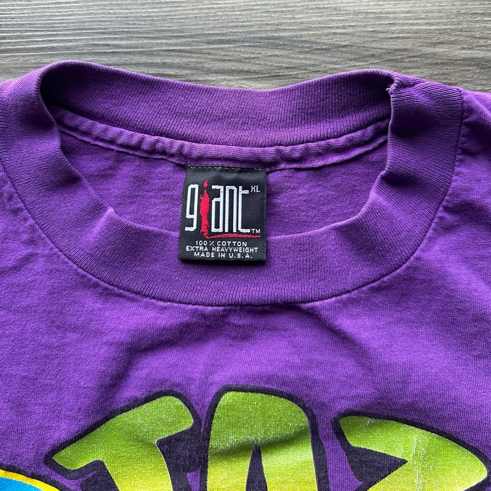 Vintage 1993 Taz To The Beach Looney Tunes Tee - Picture 6 of 6